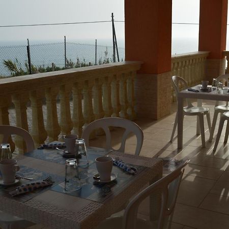Bed and Breakfast Carrubella Santa Zita Ліката Екстер'єр фото