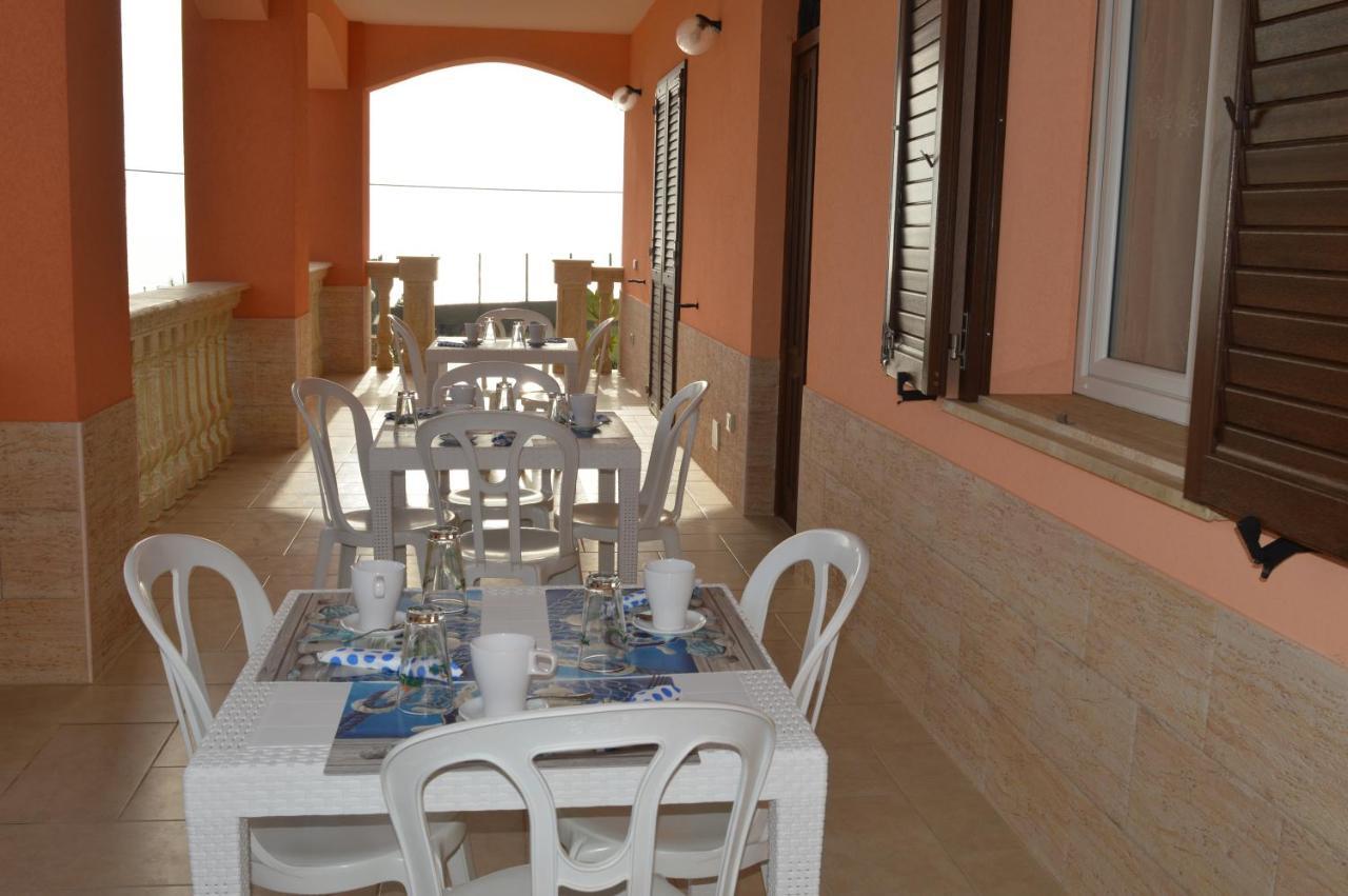 Bed and Breakfast Carrubella Santa Zita Ліката Екстер'єр фото